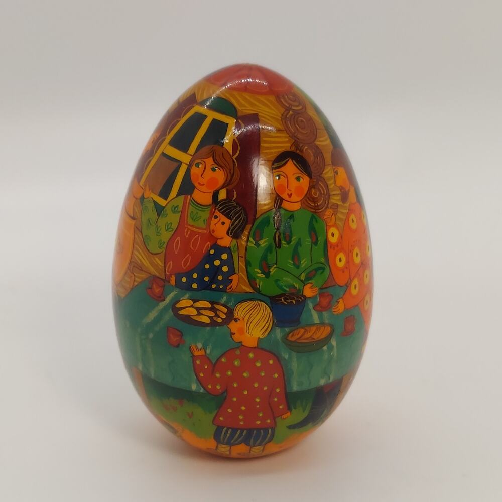 Vintage Signed Russian Lacquer Wood Egg Hand Painted Village Folk Scene Selyanin